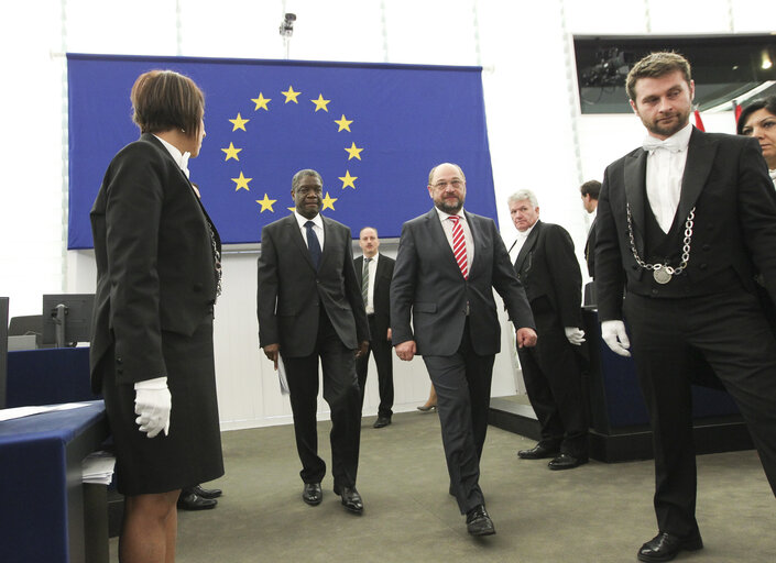 Valokuva 5: Sakharov Prize 2014 award ceremony in plenary presided by EP President