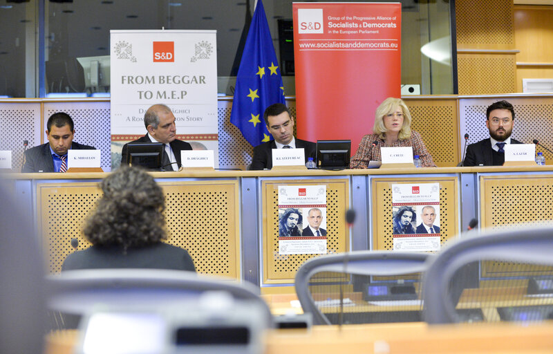 Fotografija 16: Meeting:  From Beggar to MEP a Roma Integration Story