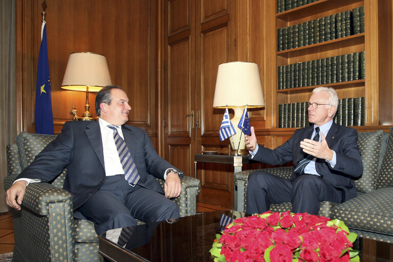 Fotografija 2: Hans-Gert PÖTTERING, EP President, pays a visit to Greece