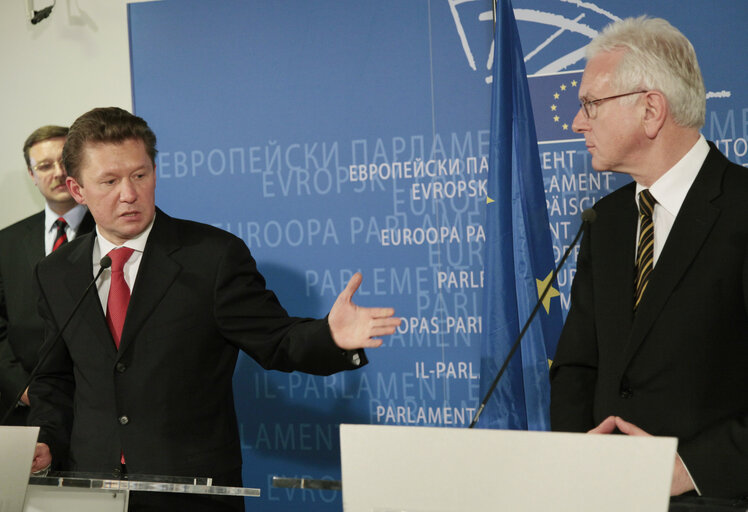 Valokuva 11: Press conference with EP President and the head of Gazprom.