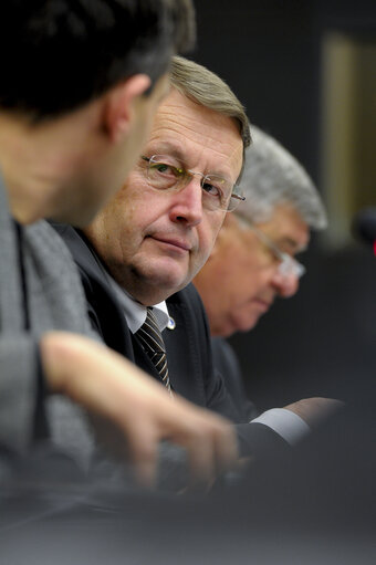 Valokuva 4: Paneuropean working group of the European People's Party.  Does Vladimir PUTIN have a master plan ?