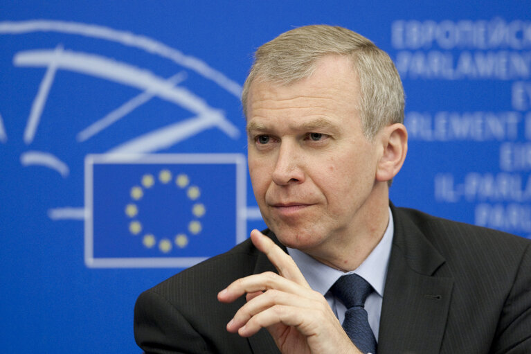 Fotografie 9: President of the European Council Yves Leterme during press conference at the european parliement in Strasbourg the 7/07/2010