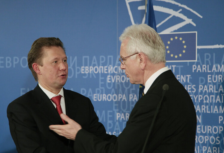 Valokuva 2: EP President meets with the head of Gazprom.