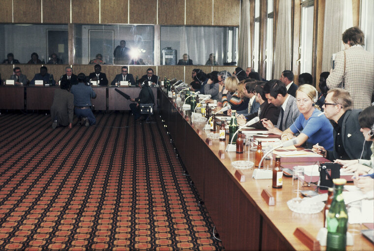 ACP-LUXEMBOURG, 1976