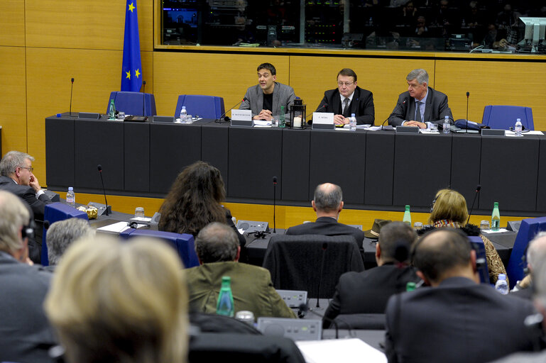 Valokuva 9: Paneuropean working group of the European People's Party.  Does Vladimir PUTIN have a master plan ?