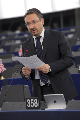 Fotó 21: Plenary session week 48 2014 in Strasbourg - explanations of votes - Motion of censure on the Commission