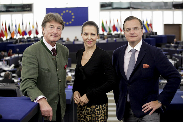 Fotografie 12: Georg MAYER and MEPs in Plenary Chamber in Strasbourg