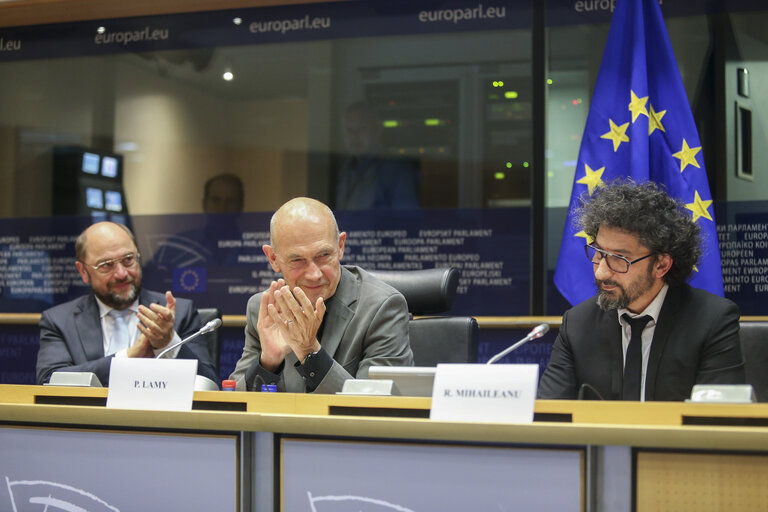 Photo 17 : Awarding of the European Book Prize