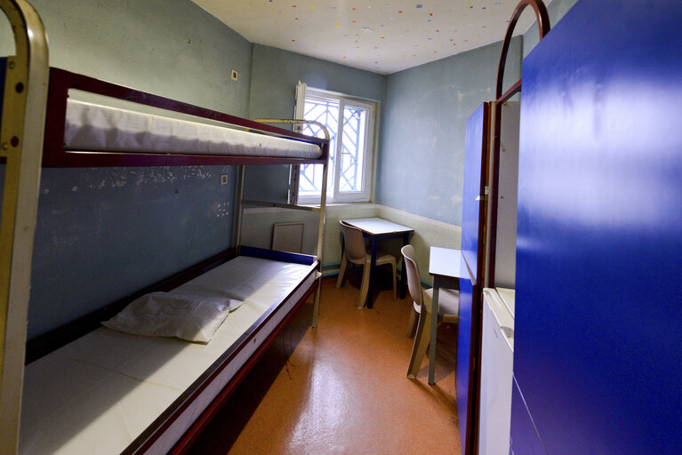 Снимка 14: Strasbourg detention centre.  Inmate cell.