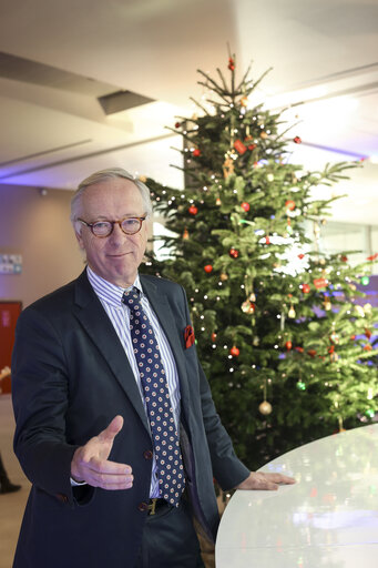 Fotografija 7: MEP Gunnar HOKMARK next to the EP Christmas Tree