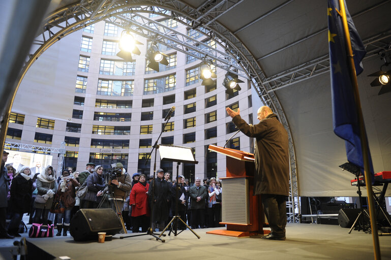 Fotografie 6: Out of the Abyss : how Europeans built Peace together  A nobel prize recognising 60 years making peace in our continent  EP President Martin SCHULZ