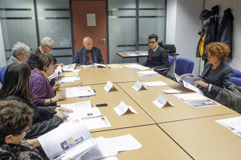 Foto 4: Members of the FMA meet with Helene FLAUTRE after their stay in Turkey.