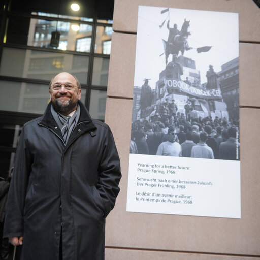 Fotografie 1: Out of the Abyss : how Europeans built Peace together  A nobel prize recognising 60 years making peace in our continent  EP President Martin SCHULZ