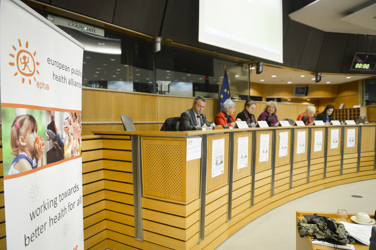 Photo 8: Tackling child poverty and promoting children's health and and wellbeing in the EU