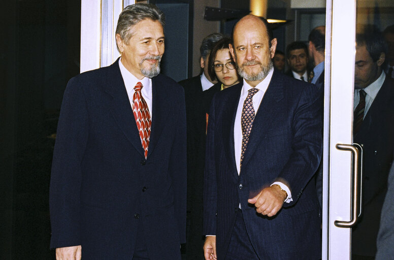 Emil Constantinescu and Jose-Maria Gil Robles meeting in February 1997