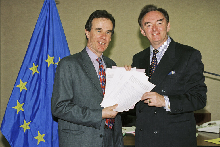 Снимка 2: Handing over of a petition for disabled people's rights to MEP Padraig FLYNN