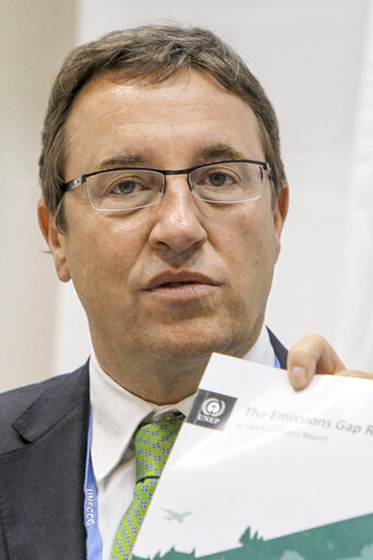 Foto 7: Achim Steiner of the United Nations Environment Program speaks during the European Parliament side event at the United Nations Climate Change conference in Doha.