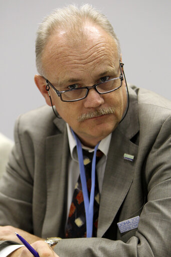 Foto 37: Marcel Silvius (head of programme on wetlands and climate ) is seen during ( LULUCF and REDD+) meeting On the sidelines the United Nations Climate Change conference in Doha, Qatar, Thursday, Dec.6, 2012