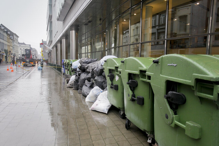 Valokuva 6: Garbage bags - Garbage collection