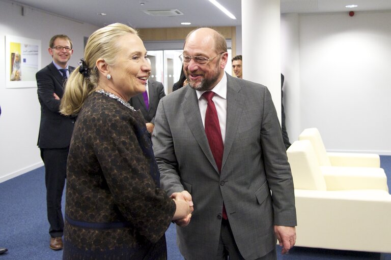 Martin SCHULZ - EP President meets with Hillary CLINTON, US Secretary of State during EU-US Energy Council Meeting