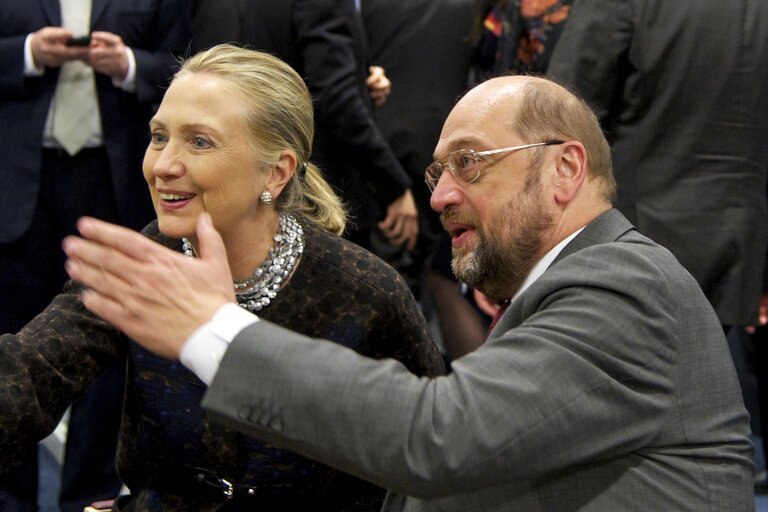 Martin SCHULZ - EP President meets with Hillary CLINTON, US Secretary of State during EU-US Energy Council Meeting