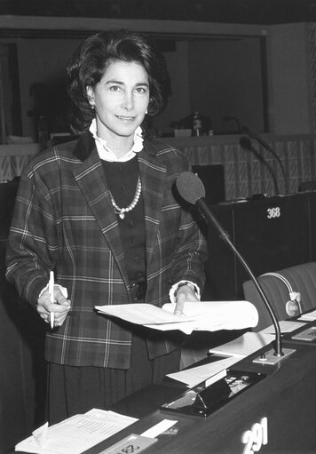 Nuotrauka 3: RAWLINGS Patricia in the hemicycle of the European Parliament in Strasbourg in December 1989