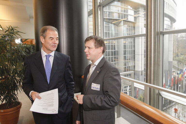 Valokuva 2: Hubert PIRKER meets with the president of the Austrian disability forum