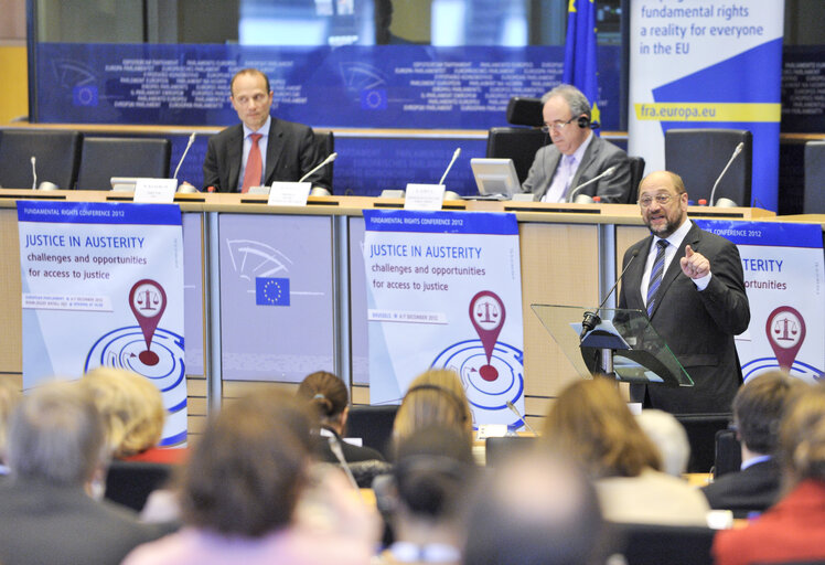 Foto 9: Fundamental rights conference.  Ensuring access to justice in times of economic crisis.