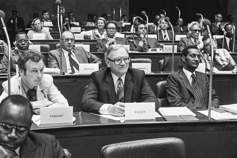 Fotagrafa 9: Derek ENRIGHT, Jaak HENCKENS and Nicolas ESTGEN durting the African Caribbean and Pacific group of states dialogue with Europe in 1978 in Luxembourg