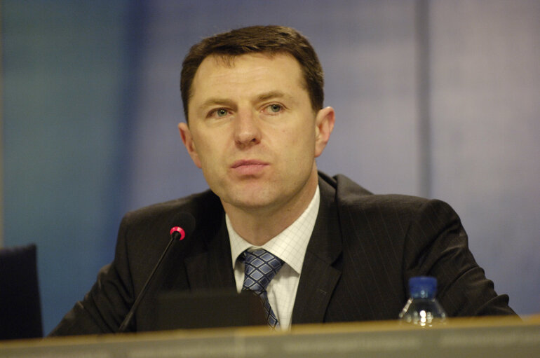 Suriet 29: Press conference at the EP in Brussels on the Missing Child Hotline following a meeting to consider prospects for a Europe-wide alert system for missing or abducted children in presence of Gerry and Kate McCann, whose daughter Madeleine has been missing since May 2007