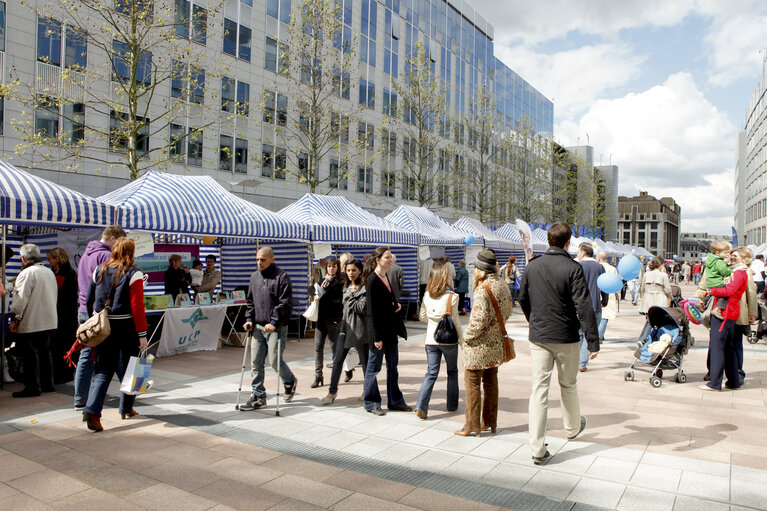 Φωτογραφία 5: Festival of Europe. Open Day 2012 in Brussels - Stands at Solidarnosc Esplanade