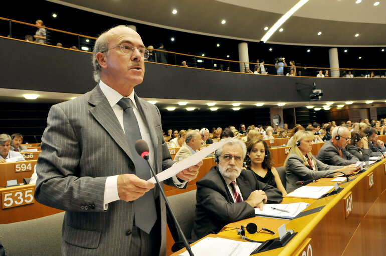 Armando FRANCA in plenary session in Brussels.