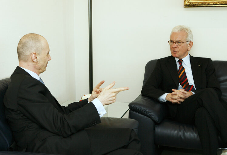 Foto 2: EP President meets with the Speaker of the Romanian Chamber of Deputies.