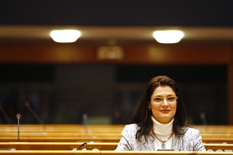 Foto 5: MEP Ramona Nicole MANESCU at the EP in BRussels.