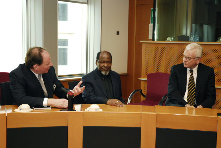 Zdjęcie 15: EP President meets with the former President of Mozambique, and with the former President of the Czech Republic