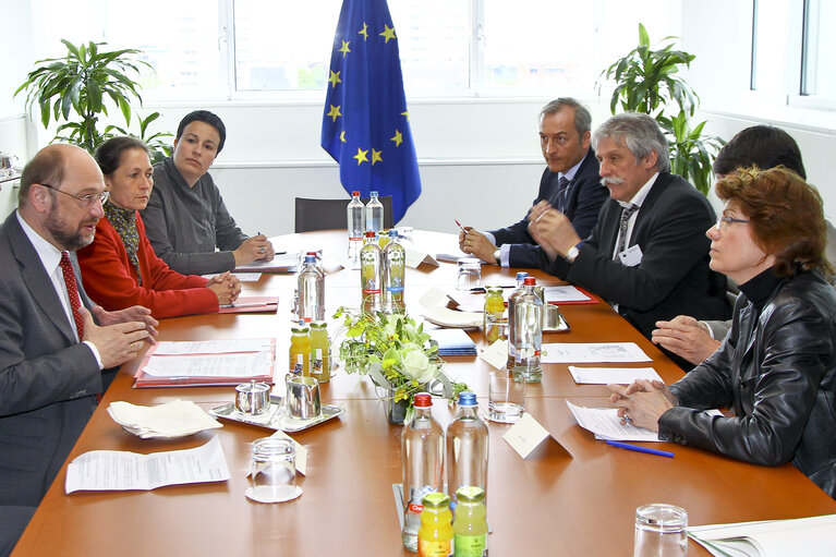 Photo 2 : Martin SCHULZ - EP President meets with representatives of Brittany Ferries Company