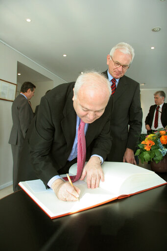 Fotografie 3: EP President meets with Miguel Angel MORATINOS, Spanish Minister for Foreign Affairs, in Brussels