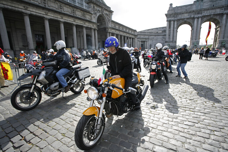 Billede 4: MEP ride of the Federation of European Motorcyclists Association FEMA