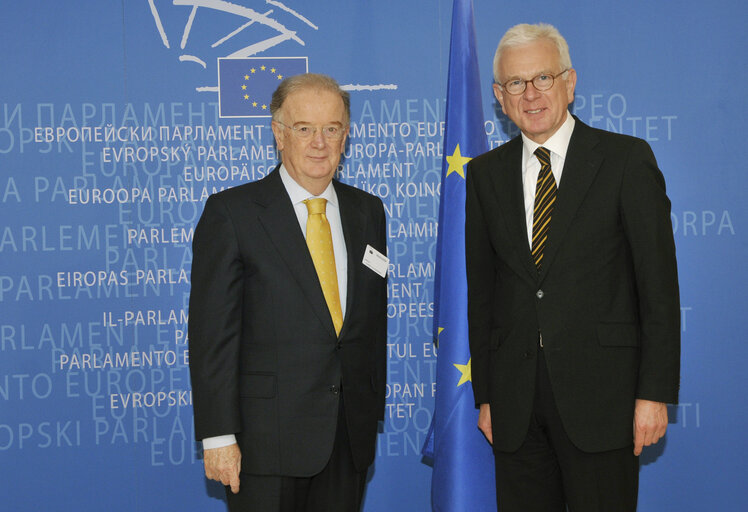 Fotó 5: EP President meets with the UN Special Envoy to stop Tuberculosis.