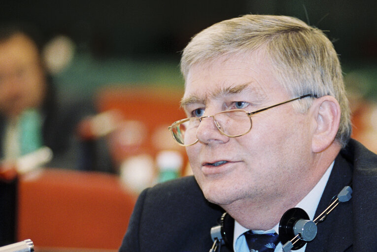 Zdjęcie 24: The MEP Alfred GOMOLKA during a meeting in Strasbourg in October 1999.