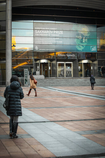 Zdjęcie 8: Sakharov Prize banner at the entrance of the European Parliament