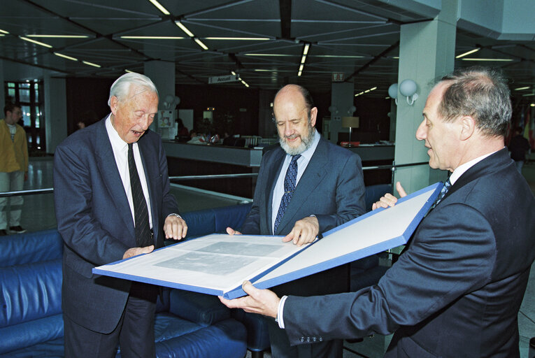 Φωτογραφία 14: Inauguration of the Konrad Adenauer KAD building in Luxembourg