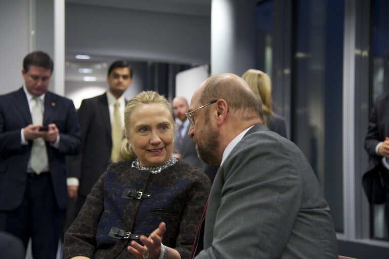 Martin SCHULZ - EP President meets with Hillary CLINTON, US Secretary of State during EU-US Energy Council Meeting