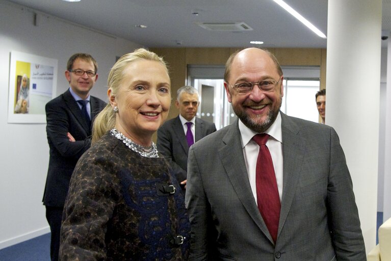 Martin SCHULZ - EP President meets with Hillary CLINTON, US Secretary of State during EU-US Energy Council Meeting