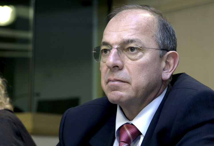 Foto 8: MEP Atanas PAPARIZOV holds a press conference in Brussels