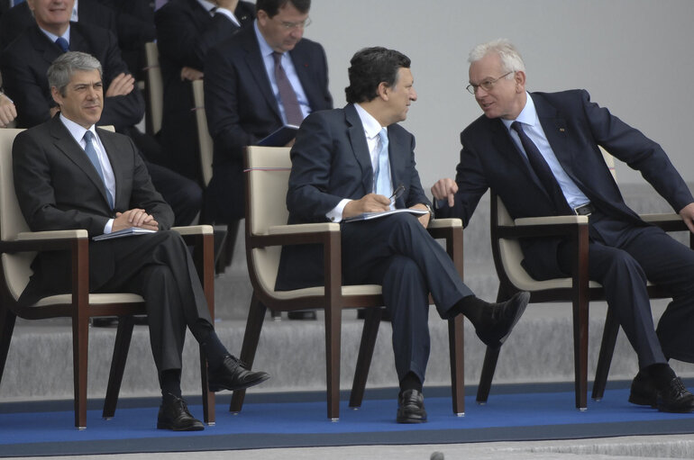 Valokuva 4: EP President and European authorities attend the July 14 festivities on France's National Day in Paris