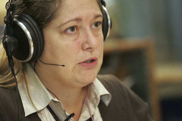 Fotó 4: MEP Esther HERRANZ GARCIA attends a radio interview at the Vox Box in Brussels