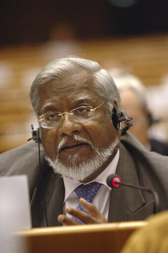 Nirj DEVA in a meeting at the EP in Brussels.