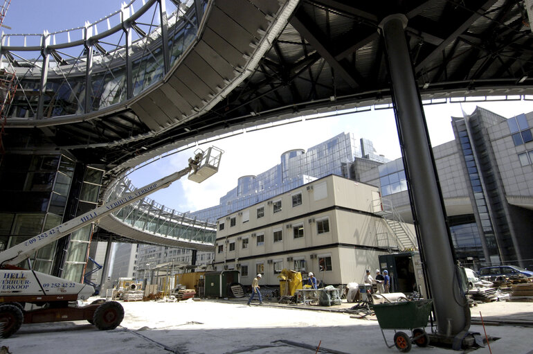 Fotografie 15: Ongoing construction works at the EP building in Brussels.