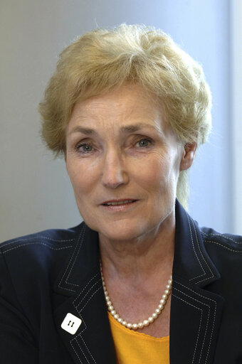 Foto 3: Portrait of MEP Erna HENNICOT-SCHOEPGES in Brussels